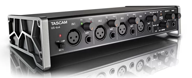TASCAM US-4x4